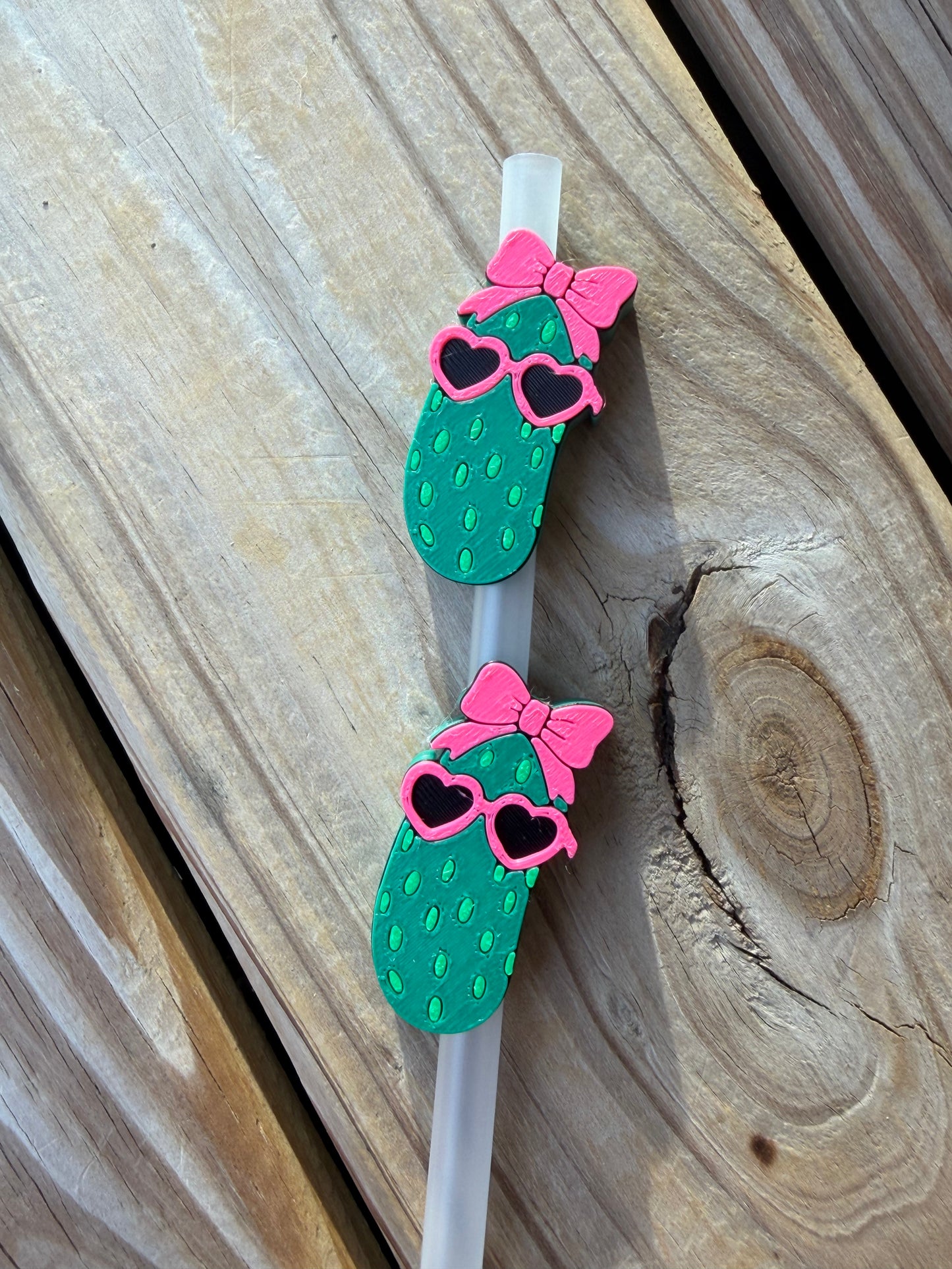 Pickle w/Heart Glasses - 3d Straw Topper