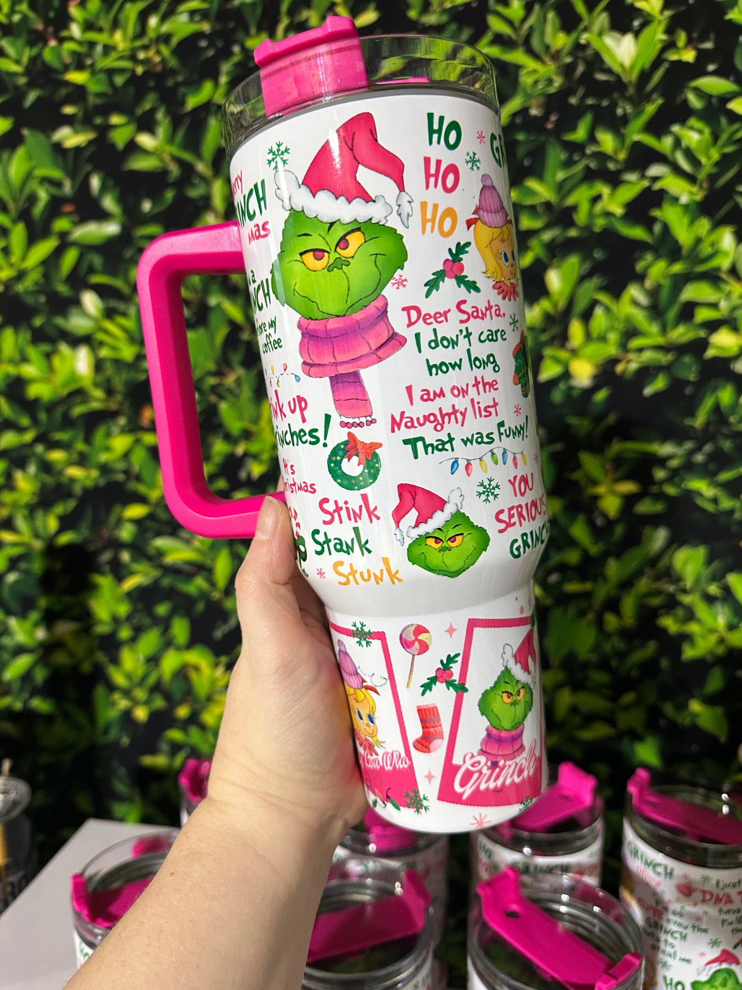 40oz w/Handle - Pink Grinchmas