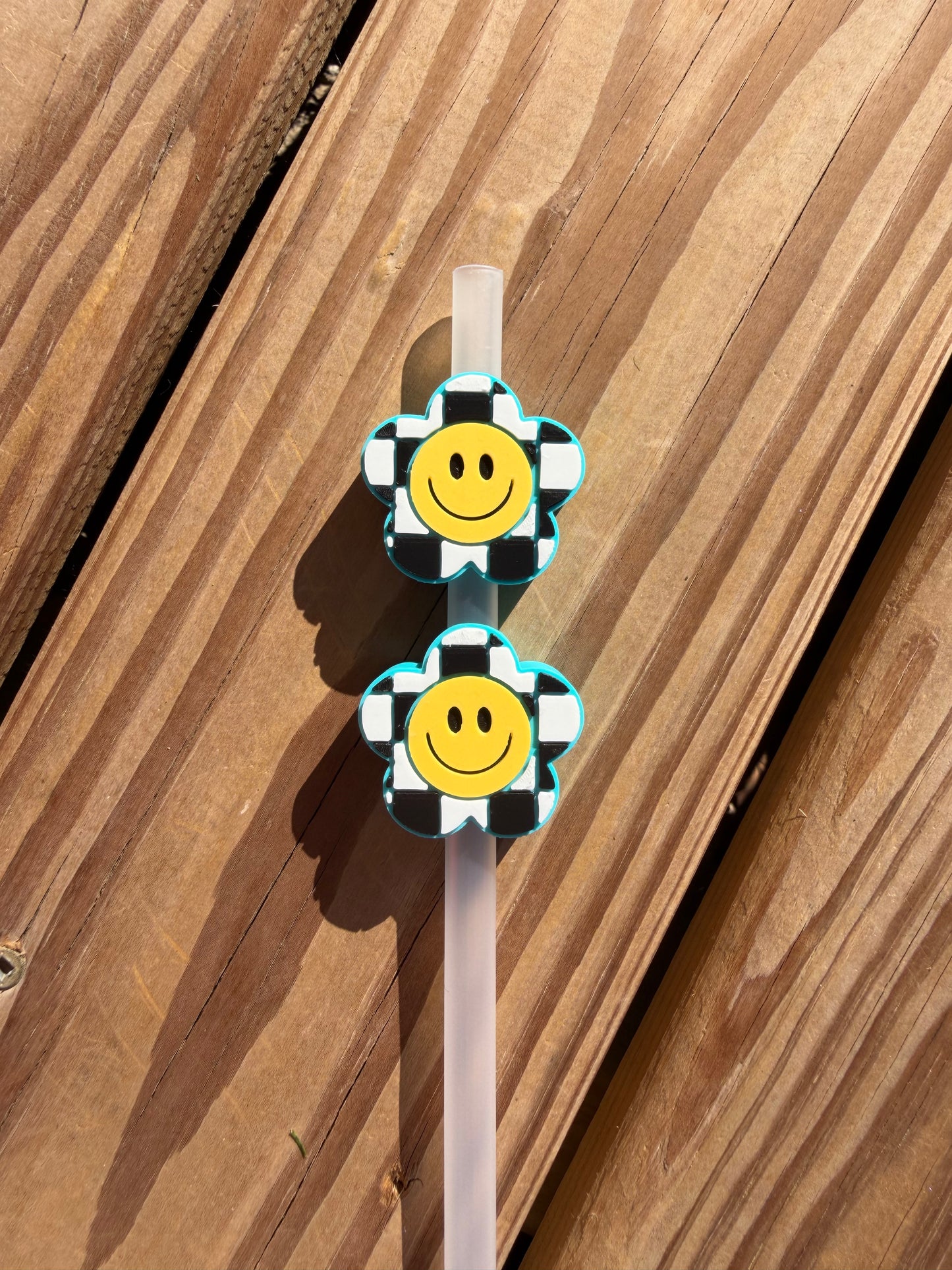 Checkered Happy Face - 3d Straw Topper