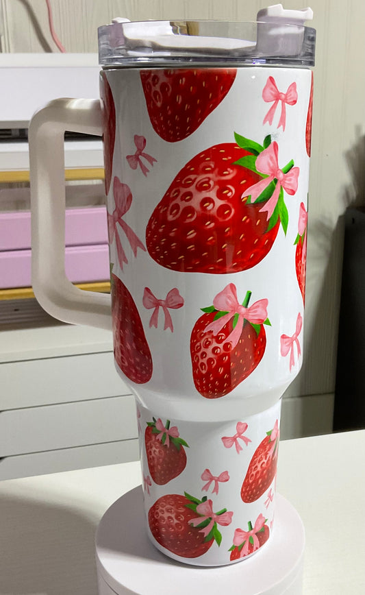 40oz w/Handle- Strawberries & Pink Bows