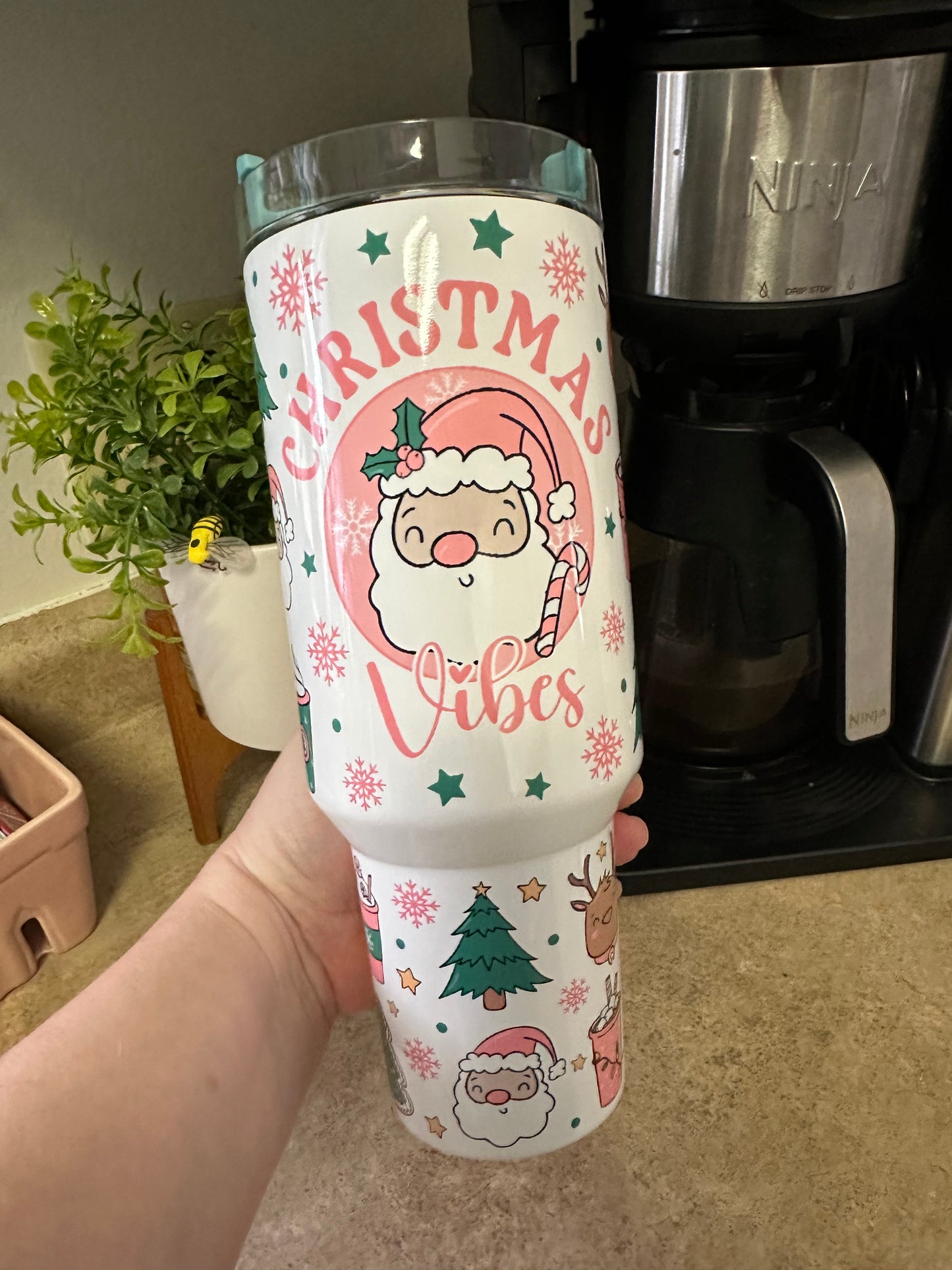 40oz w/Handle - Retro Santa