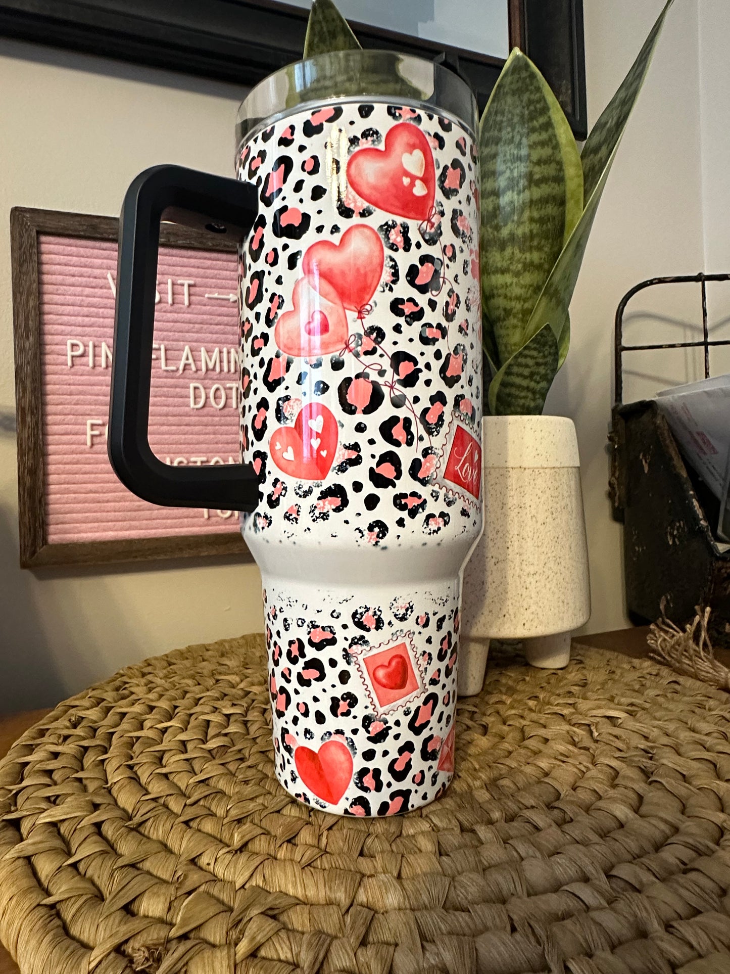 40oz w/Handle - Leopard & Hearts