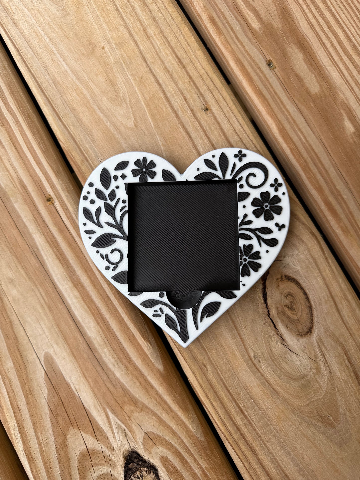 Filagree Heart - Post It Note Holder