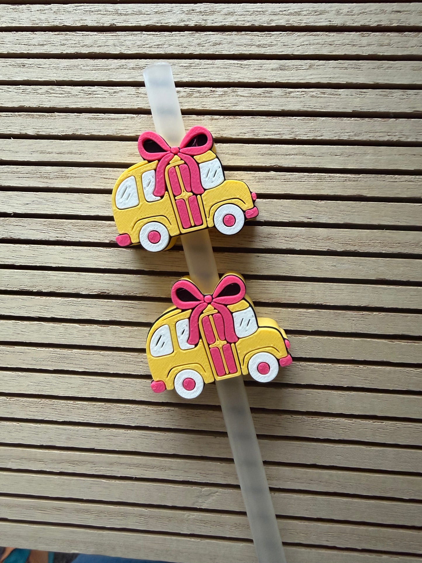 Bus w/Bow  - 3d Straw Topper
