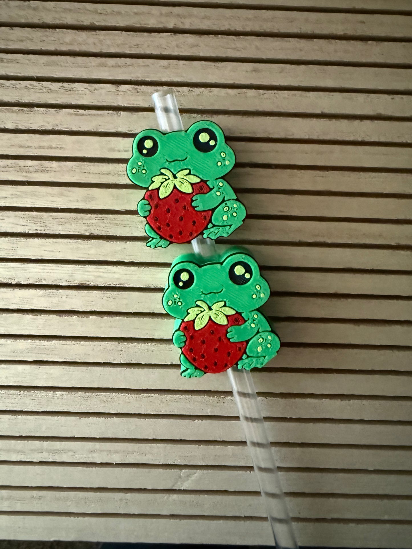 Frog w/Strawberry  - 3d Straw Topper